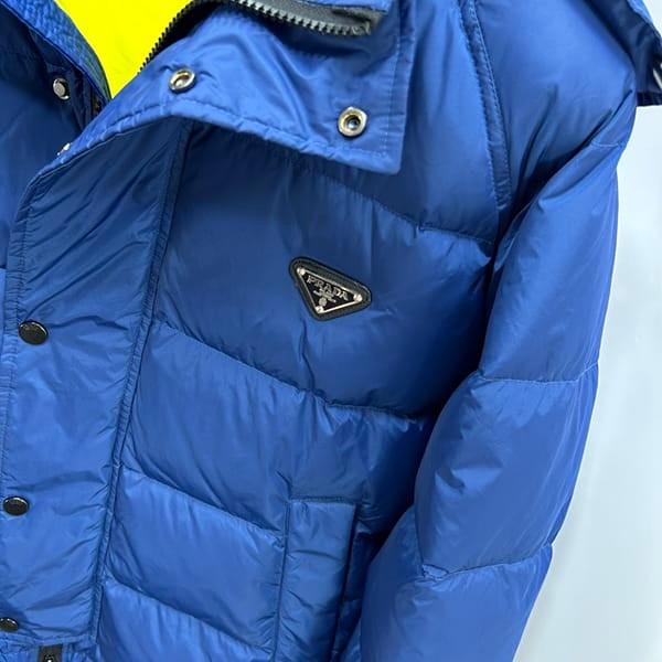 入手困難プラダ Re-Nylon ダウンジャケット スーパーコピー pup97328